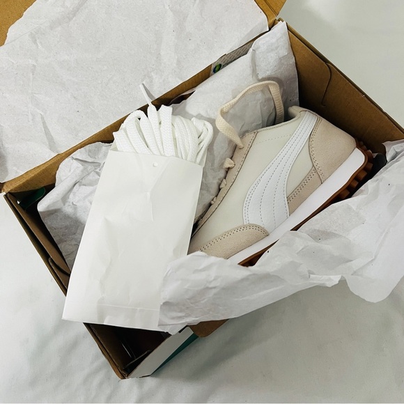 PUMA Kids Easy Rider Vintage PS Size 2C Alpine Snow White Gold Puma Sneakers NIB - Picture 7 of 8